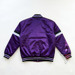 Chaqueta Varsity de Invierno Talla XL Personalizada OEM, 100% Satén, Lana, Lona, Impermeable, Resistente al Viento, Personalizable con Nombre del Equipo, Logotipo, Letras Frontales - Product Image 4