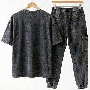 Ensemble T-shirt et pantalon personnalisé avec impression sérigraphique délavée à l'acide, pantalon style 6 poches, T-shirt oversize, ensemble de t-shirts délavés à l'acide avec impression sérigraphique - Product Image 2