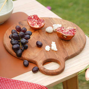 Circular Acacia Serving Platter with <b>Ring</b> Handle Custom Branded Wood Board for Restaurant Cafe Wholesale - Product Image 4
