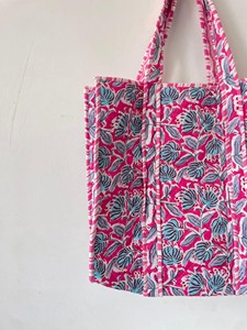 Bolso tote indio con estampado floral hecho a mano, estilo bohemio, rosa y azul, acolchado, de algodón, para uso diario, bolso de mano para uso casual. - Product Image 4