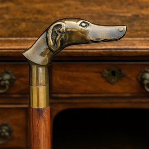 Bâtons de marche rustiques modernes en bois naturel écologique avec poignée en laiton poli, idéaux pour les cadeaux - Product Image 1