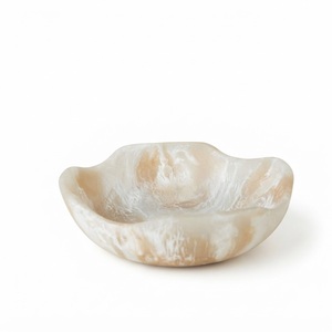 Cuenco de Resina Epoxi Rosa Marmoleada Hecho a Mano con Forma de Flor, Bandeja Decorativa para Joyas con Bordes Ondulados, Plato para Guardar Objetos Pequeños para el Hogar - Product Image 2