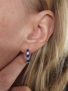 Pendientes de aro clásicos de oro macizo de 14 quilates con zafiro azul y diamantes engastados en canal, joyería para mujer - Product Image 5