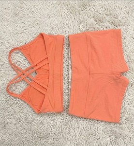 Ensemble de sport deux pièces en dentelle pour femme, motif floral, logo frontal, tissu tricoté – Soutien-gorge de sport et short taille haute pour la danse, la gym et le yoga - Product Image 5