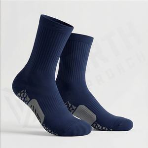 ถุงเท้าวิ่งผู้ชายผ้าฝ้ายแบบยาวถึงน่อง บุหนานุ่ม ระบายอากาศได้ดี เหมาะสำหรับเล่นกีฬาประจำวัน  รับสกรีนโลโก้  นุ่มสบาย ทนทาน  สามารถเลือกสีและแบบได้ - Product Image 3