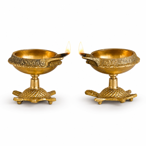 Juego de Lámparas de Aceite Diya Tradicionales de Latón para Decoración del Hogar, Decoración Festiva, Hechas a Mano, Artículo de Regalo Pooja Deepak, Exportador Mayorista de India - Product Image 1