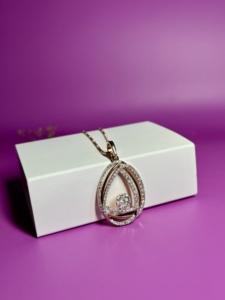 Pendentif en or rose 14 carats pour femme, diamant taille brillant rond, bijou de luxe pour usage quotidien, pierre naturelle couleur H, design élégant - Product Image 1