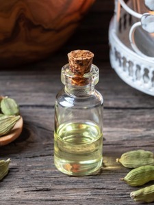 Extrait de cardamome de qualité supérieure extrait de CO2 pour la santé et le bien-être - Product Image 6