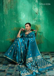 Sari en soie pure tissé à la main avec bordure en or pur et broderie, et chemisier en brocart – Tenue traditionnelle pour fêtes - Product Image 1