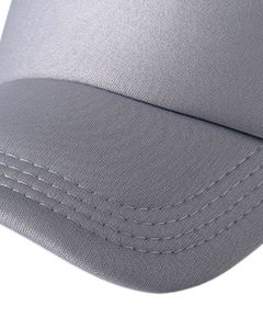 Gorra Trucker Gris Claro Personalizada con Malla Trasera, Ajustable, Transpirable, de Poliéster, con Espuma Frontal, Logotipo Personalizado, Gorra de Béisbol Lisa - Product Image 3