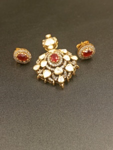 Juego de Colgantes Chapados en Oro Vintage de Amaira Jewels, Diseño de Flor con Corte de Pera Doble en Rojo, Joyería de Boda para Mujer SM-860, Chapado en Oro sobre Plata - Product Image 2