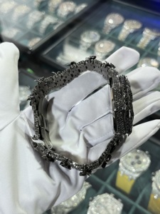 Reloj Mecánico de Pulsera de Acero Inoxidable con Esfera de Cristal de Zafiro Negro Helado para Hombre, con Incrustaciones de Piedras Negras Personalizadas - Product Image 3
