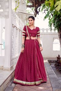 Lehenga Choli de Diseñador con Blusa con Patrón de Dori Elegante y Blusa Cosida, Última Colección de Ropa Étnica para Bodas y Festivales - Product Image 2