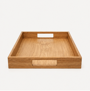 Plateau de service rectangulaire décoratif en bois de chêne massif, artisanal et de qualité supérieure, avec poignées découpées, durable, pour table basse ou ottoman. - Product Image 1