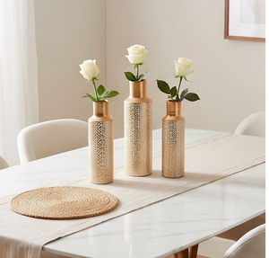Jarrones Metálicos de Diseño Dorados y Blancos, Hermosas Piezas Altas para Hogares Lujosos, Esquinas de Sala de Estar o Ocasiones Festivas - Product Image 5