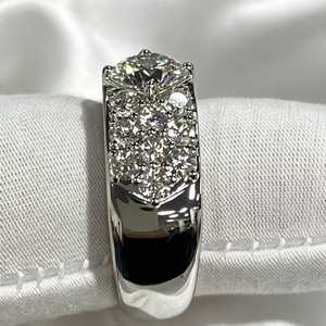 Anillo de banda de plata de ley 925 con moissanita redonda y princesa de 5 mm, diseño llamativo, regalo de promesa para aniversario, fiesta, ella - Product Image 4