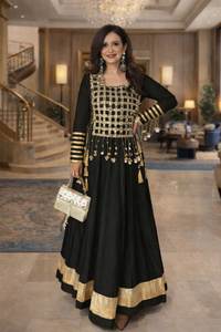 ชุดเดรส Anarkali ผ้าไหม Rangoli รุ่นใหม่มาแรง พร้อมเสื้อ Koti ปักลายกระจก และชุด Ladkan ดีไซน์หรูหรา พร้อมสวมใส่ - Product Image 5