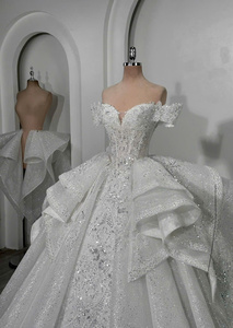 Robe de mariée OEM magnifique en tissu de dentelle unie, style robe de bal, motif floral, pour les vacances, avec traîne, code TNBPno20 TL - Product Image 3