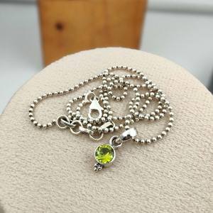Colgante de Plata de Ley con Peridoto, Piedra de Nacimiento de Agosto, Gema Verde, Elegante Collar Hecho a Mano, Amuleto, Regalo - Product Image 4