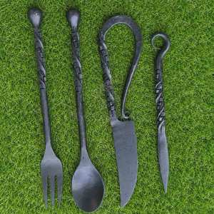 Ensemble de couverts médiévaux torsadés forgés à la main en 3 pièces, style Viking, couteau, cuillère, fourchette - Product Image 6