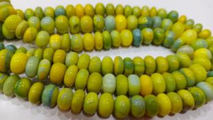 Perles d'Opale Verte Citronnée Rondelles Lisses et Simples de 7 à 10 mm du Rajasthan pour la Fabrication de Bijoux Vendues par Fil de 8 Pouces de Long - Product Image 3