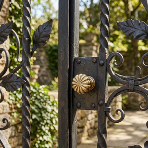 โซลาร่า บลูมลูกบิดประตูทองเหลืองโบราณ ลูกบิดลิ้นชักตู้ทรงกลมลายดอกไม้สีทอง | อุปกรณ์ตกแต่งหรูหราสำหรับตู้และตู้เสื้อผ้า - Product Image 3