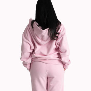เสื้อฮู้ดสีชมพูสำหรับผู้หญิง ผ้าฟลีซสีพื้น แขนยาว มีกระเป๋า ดีไซน์สำหรับใส่ในฤดูใบไม้ร่วง ผลิตจากผ้าฝ้ายถัก สไตล์ลำลอง รับผลิตแบบ OEM - Product Image 3