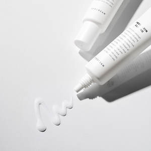 ONDO Clotho ™   Crema Contorno Occhi Vegana 35ml |   Effetto Liscio |   Glow Boost |   Look Rigenerante |   Ricarica Energetica SOLO PER LA CINA - Product Image 2