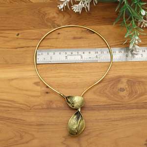 Handcrafted Leaf Choker hassle <b>Necklace</b> <b>Statement</b> Collar | Antique Gold Nature Inspired Jewelry Gift - Product Image 2