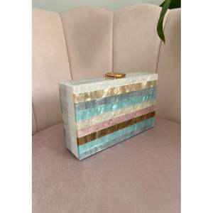 Pochette de soirée élégante en résine faite à la main pour femme – Vaisselle et décorations - Product Image 3