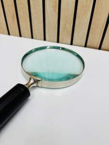 Loupe de poche vintage de 4 pouces avec cadre en nickel et poignée en os (la couleur de la poignée peut varier) - Product Image 3