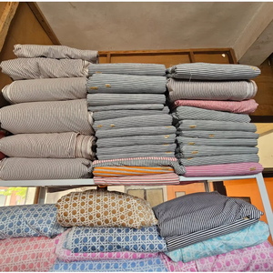 Tissu en coton 100% imprimé à la main en Inde pour la vente en gros et un usage quotidien - Product Image 1