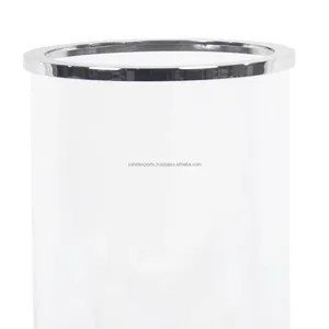 Porte-bougie décoratif artisanal élégant, finition dorée de luxe, Zahid Exports - Product Image 3