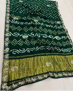 Sari en soie pure Bandhej Gotta Patti fait main, sari de mariage Rajasthani - Product Image 1