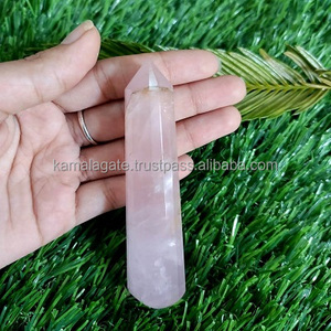 Baguette artisanale en quartz rose facetté, pierre semi-précieuse pour massage, relaxation et guérison énergétique, artisanat de pierres précieuses - Product Image 2