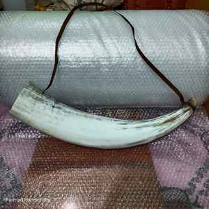 Cor de bœuf blanc extra large de qualité supérieure avec sangle en cuir, instrument de musique artisanal à prix de gros - Product Image 1