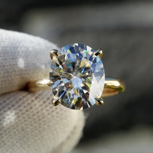 Anillo de Diamante Moissanite de Corte Ovalado de Lujo, Plata Sólida 925, Joyería de Boda para Mujer, Disponible a Precio de Venta de Exportación - Product Image 1