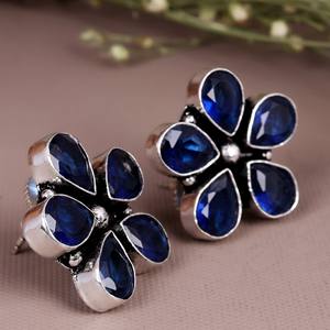 Boucles d'oreilles clous fleur ethniques bohèmes en pierre bleue, sertissage en laiton, plaqué argent antique, faites à la main, bijoux de fiançailles pour femme - Product Image 3