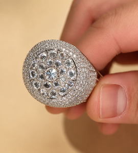 Bague de cocktail de luxe en argent 925, pavée de diamants ronds, forme bouclier, bijoux de fête unisexe - Product Image 1