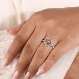 Anillo de halo con diamante cultivado en laboratorio en forma de corazón de 14k premium en oro blanco, joyería fina de diseño especial para compromiso y boda. - Product Image 3