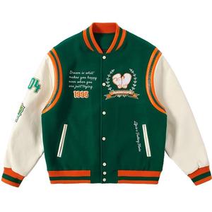 เสื้อแจ็คเก็ตหนังสีเขียวแบบ Varsity ปักตัวอักษรด้านหน้า สไตล์ Preppy ปกคอพับ ทรงปกติ ปรับแต่งได้ สำหรับฤดูใบไม้ร่วง - Product Image 1