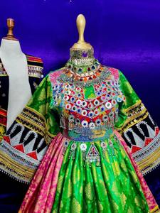 Vestido corto afgano hecho a mano con borlas multicolor, incrustaciones de espejos intrincadas y auténtico patrón tribal Kuchi. - Product Image 5