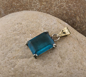 จี้ทรงสี่เหลี่ยมผืนผ้าพลอยโทแพซสีน้ำเงินลอนดอนธรรมชาติแบบวินเทจ เงินแท้ 925 ชุบแพลตตินัม ทรงเหลี่ยมมรกต สำหรับสร้อยคอพลอยโทแพซสีน้ำเงิน - Product Image 4