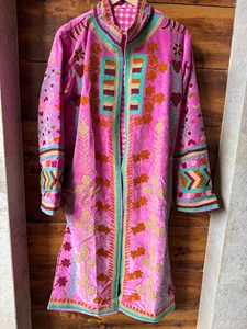 Chaqueta Larga de Terciopelo Bordado Rosa para Mujer, Estilo Étnico, Cuello Alto, Manga Larga, Diseño Floral, Ropa de Invierno - Product Image 3