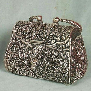 Bolso de mano de hierro estándar Bolsos de accesorios de moda de calidad para mujer con bolso de mano de estilo elegante del fabricante indio - Product Image 5