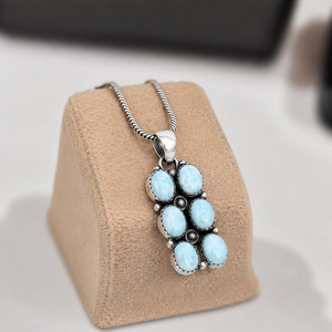 Colgante artesanal de plata de ley 925 maciza con racimo de piedras preciosas de larimar natural, joyería artesanal, accesorio bohemio único. - Product Image 2