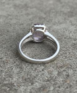 Anillo de Compromiso Minimalista con Engaste de Canal, Corte Cojín, Certificado por Terceros, Plata 925, Amatista Natural, Cristiano, Unisex - Product Image 3