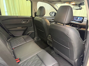 PRÊT À EXPÉDIER Nissan Rogue Platinum AWD 2025 Toutes Options d'occasion à vendre - Product Image 2