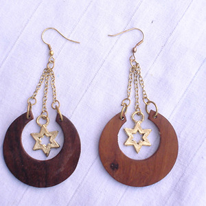 AYAANS CREATIONS Boucles d'oreilles pendantes chrétiennes tendance en bois naturel faites à la main pour femmes, vente en gros, bijoux personnalisés avec logo - Product Image 5