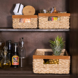 Cesta organizadora de cocina hecha a mano con hojas de plátano y madera de Vietnam. - Product Image 4